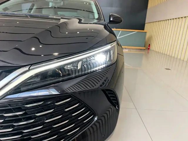 BYD Qin L — Фото автомобиля 12