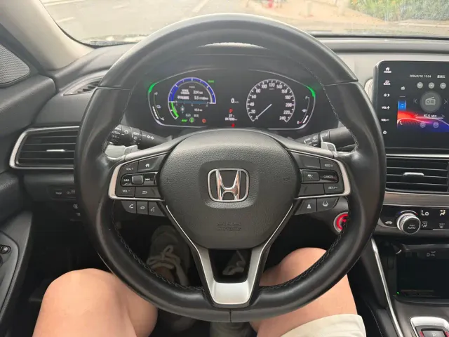 Honda Accord — Фото автомобиля 6