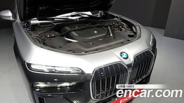 BMW 7-Series 7 серия (G70) 740i sDrive M Sport — Фото автомобиля 6