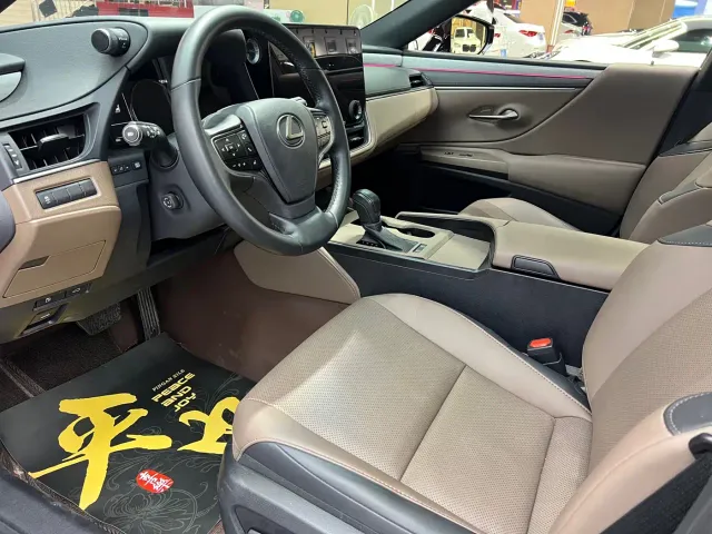 Lexus ES — Фото автомобиля 5