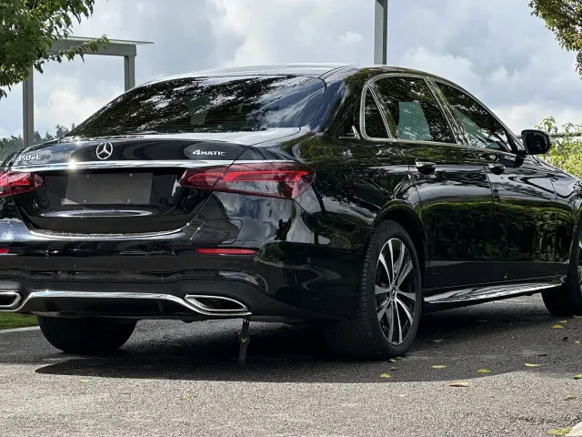 Mercedes-Benz E-Class — Фото автомобиля 9
