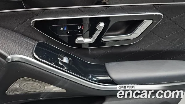 Mercedes-Benz S-Class — Фото автомобиля 30