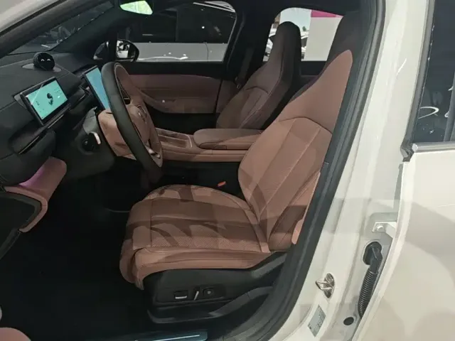 Nio EC6 — Фото автомобиля 14