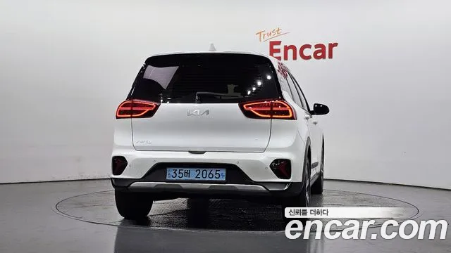 Kia Niro — Фото автомобиля 4