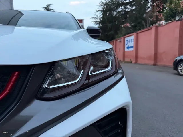 Geely Binyue — Фото автомобиля 3