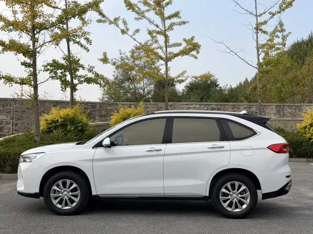 Haval M6 — Фото автомобиля 5