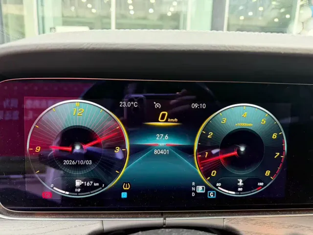 Mercedes-Benz E-Class — Фото автомобиля 8