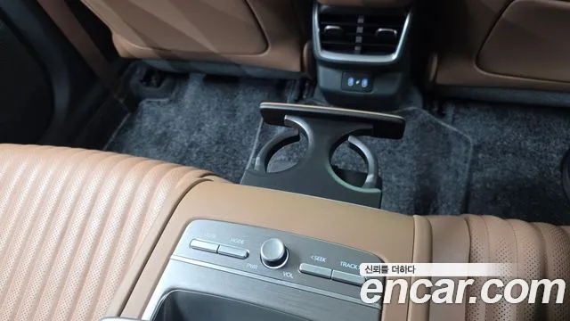 Hyundai Grandeur GN7 — Фото автомобиля 30