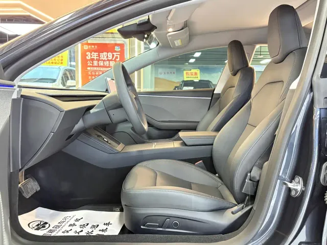 Tesla Model 3 — Фото автомобиля 9