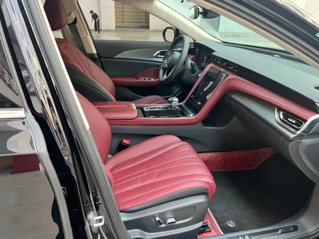 Hongqi H5 — Фото автомобиля 7