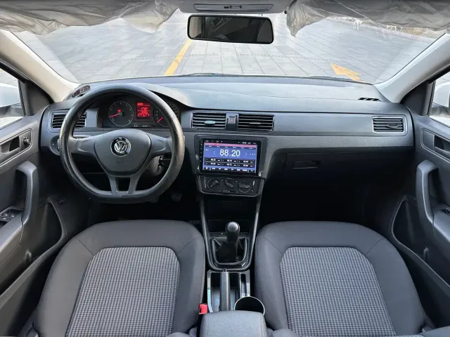 Volkswagen Santana — Фото автомобиля 16