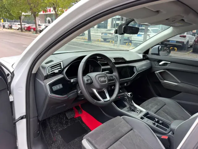 Audi Q3 — Фото автомобиля 9