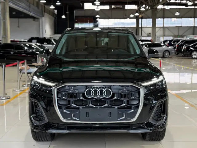 Audi Q7 — Фото автомобиля 3