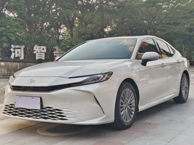 Фотография автомобиля — Toyota Camry