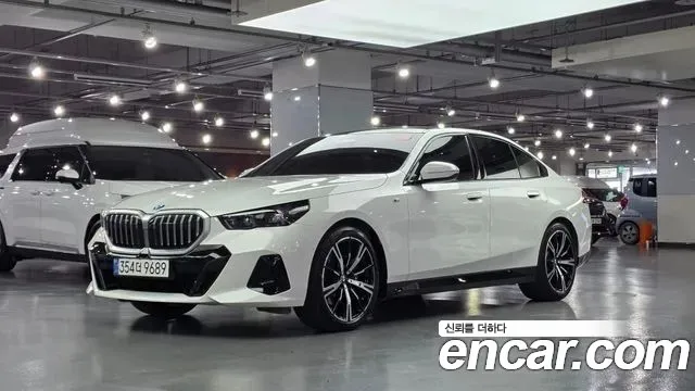 BMW 5-Series 5 серия (G60) 530i xDrive M Sport — Фото автомобиля 2