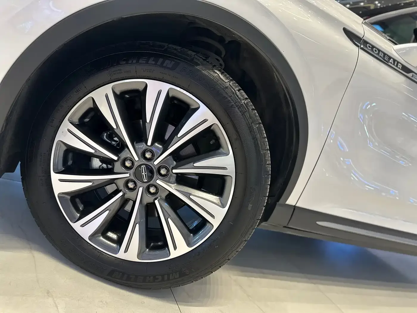 Lincoln Adventurer 2022 2.0T FWD Premium Luxury Edition — Фото автомобиля 4