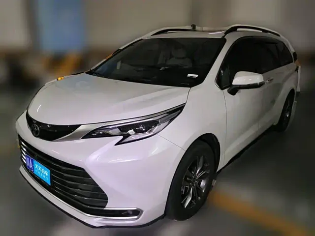 Фотография автомобиля — Toyota Sienna