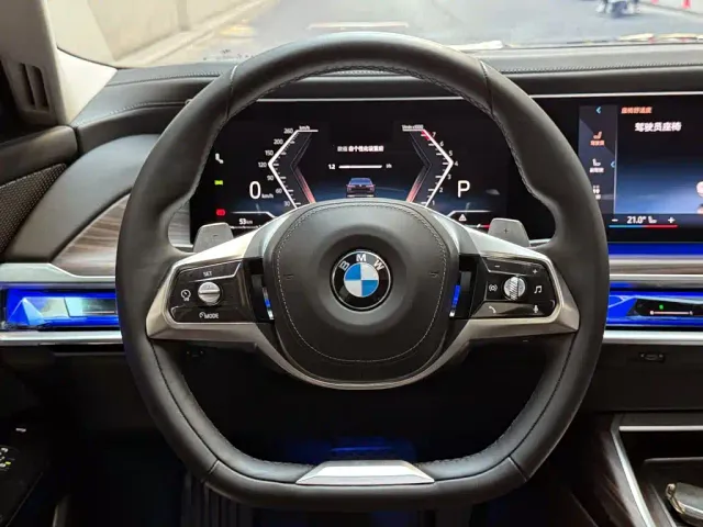 BMW 7 Series — Фото автомобиля 12
