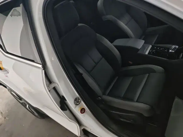 Volvo XC40 — Фото автомобиля 24