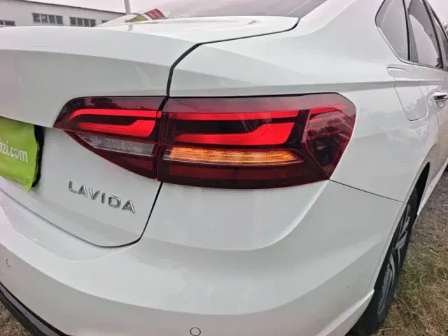 Volkswagen Lavida — Фото автомобиля 7