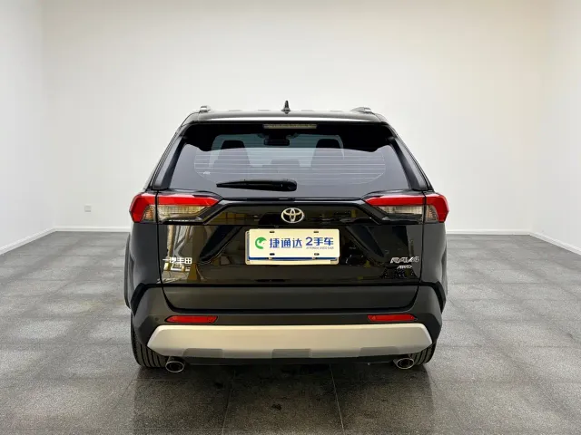 Toyota RAV4 — Фото автомобиля 17