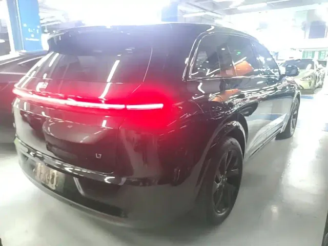 Li Auto L7 — Фото автомобиля 6