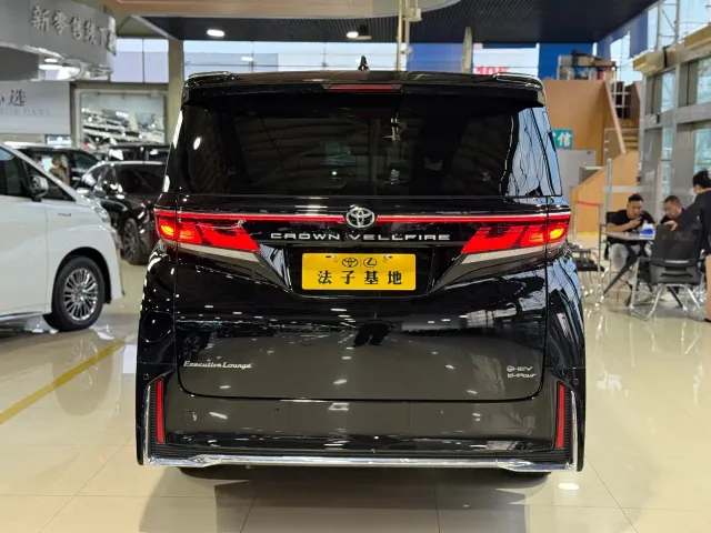 Toyota Vellfire — Фото автомобиля 24