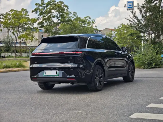 Li Auto L6 — Фото автомобиля 15