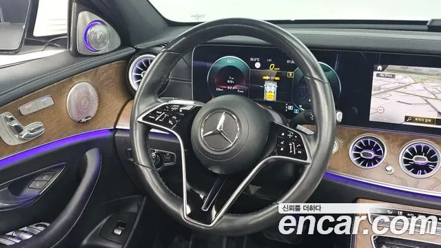 Mercedes-Benz E-Class — Фото автомобиля 13