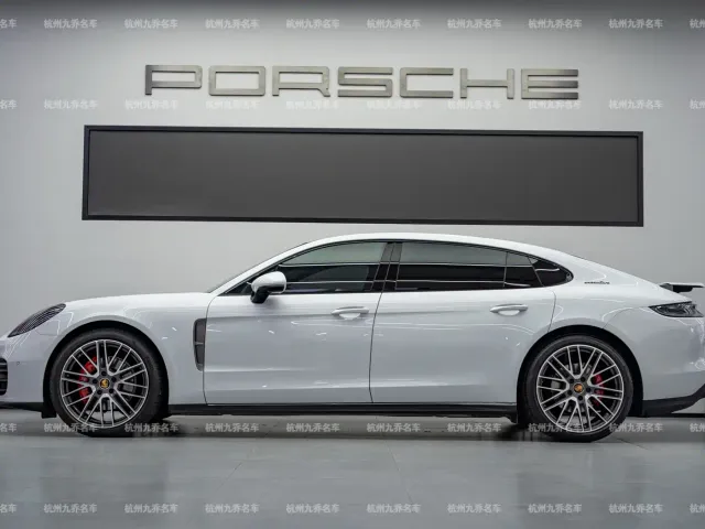 Porsche Panamera — Фото автомобиля 8