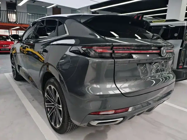 Changan UNI-K iDD — Фото автомобиля 4