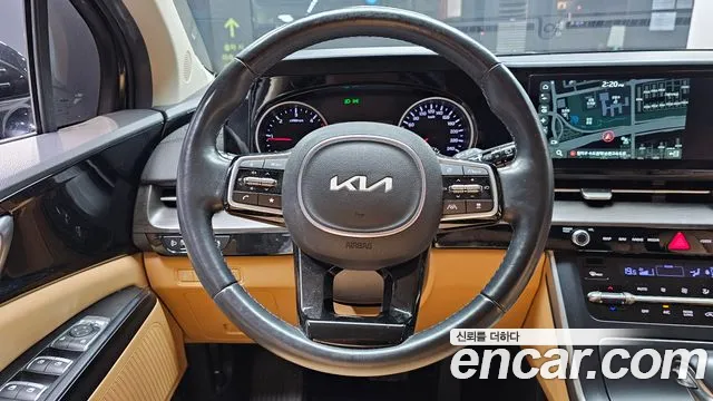 Kia Canival — Фото автомобиля 12