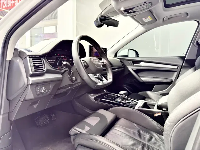 Audi Q5L — Фото автомобиля 10
