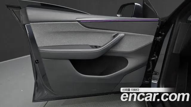 Tesla Model Y — Фото автомобиля 13