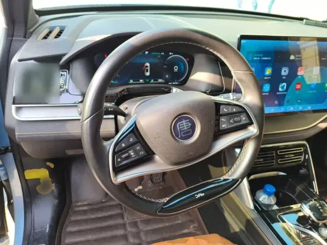 BYD Tang — Фото автомобиля 11