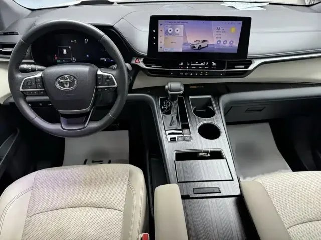 Toyota Granvia — Фото автомобиля 13