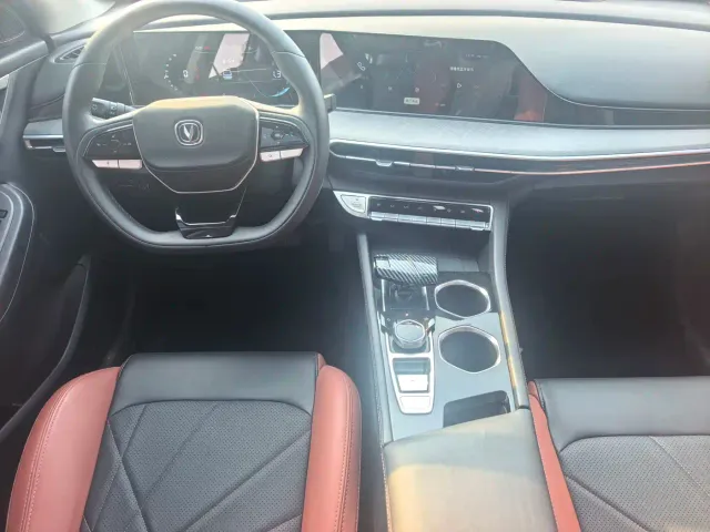 Changan Eado — Фото автомобиля 7