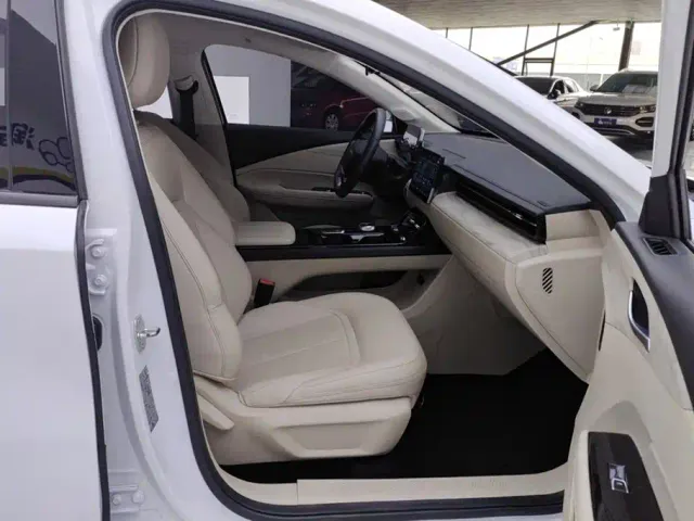 Wuling Starlight — Фото автомобиля 8