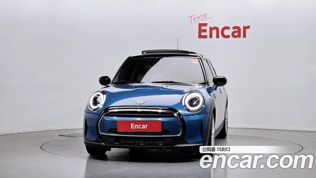 Mini Cooper Cooper 5 дверей Classic Plus — Фото автомобиля 2