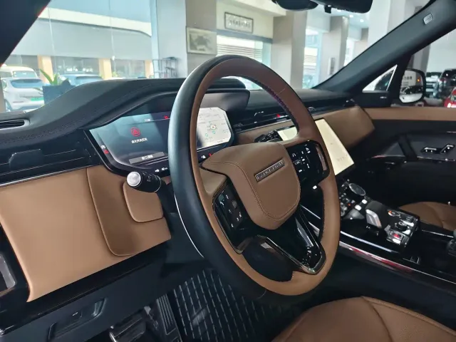 Land Rover Range Rover Sport — Фото автомобиля 10