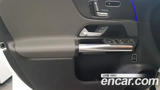 Mercedes-Benz EQA — Фото автомобиля 15