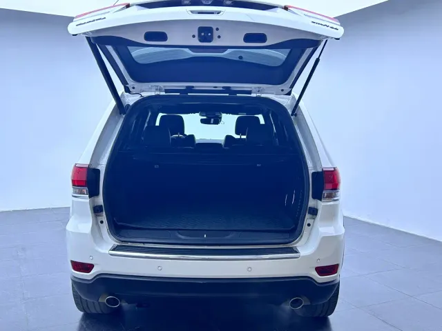 Jeep Grand Cherokee — Фото автомобиля 20