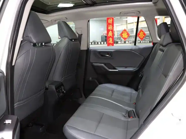 Toyota Wildlander — Фото автомобиля 10