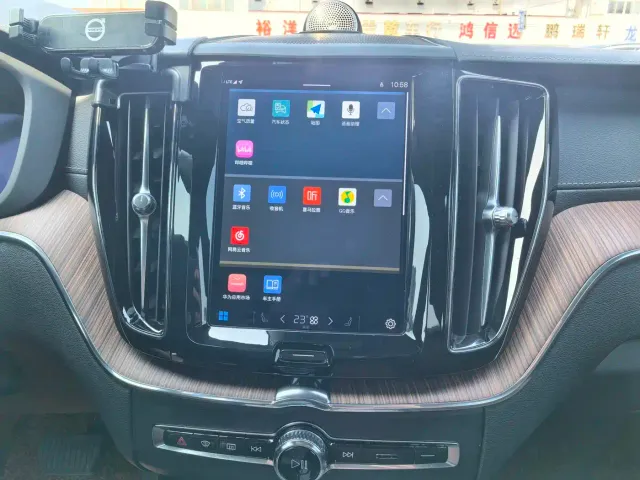 Volvo XC60 — Фото автомобиля 19
