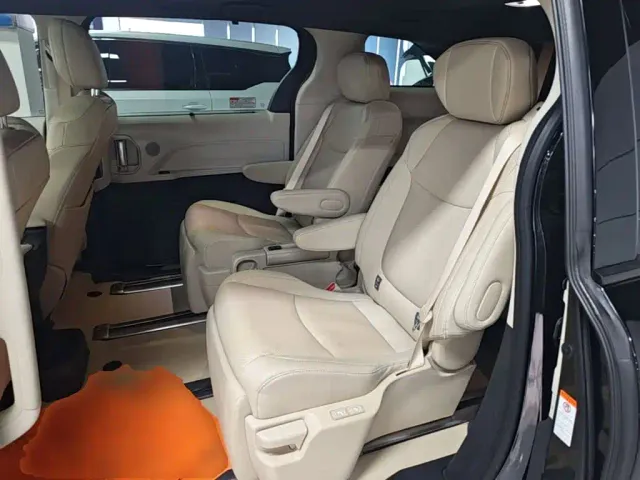 Toyota Granvia — Фото автомобиля 16