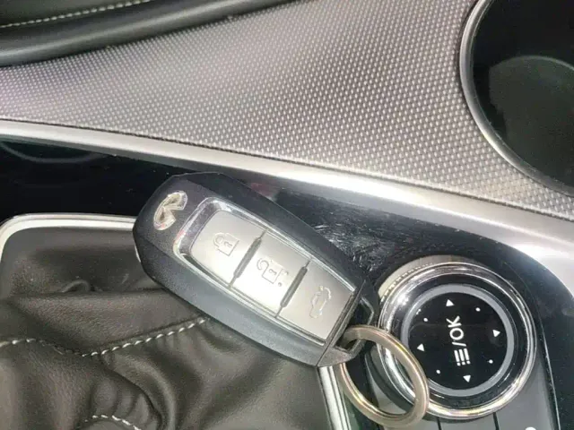 Infiniti Q50L — Фото автомобиля 8