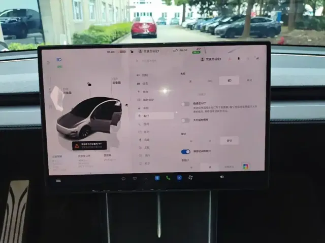 Tesla Model Y L 2025 Facelift Long Range AWD — Фото автомобиля 12