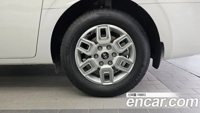 Hyundai Staria Staria L3.5 Tourer 11 мест — Фото автомобиля 17