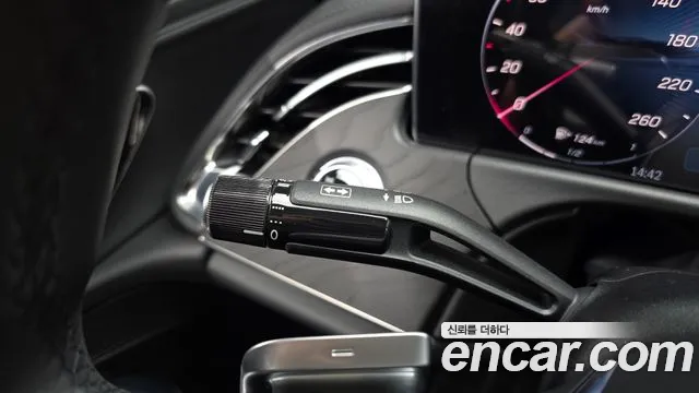 Mercedes-Benz E-Class — Фото автомобиля 19