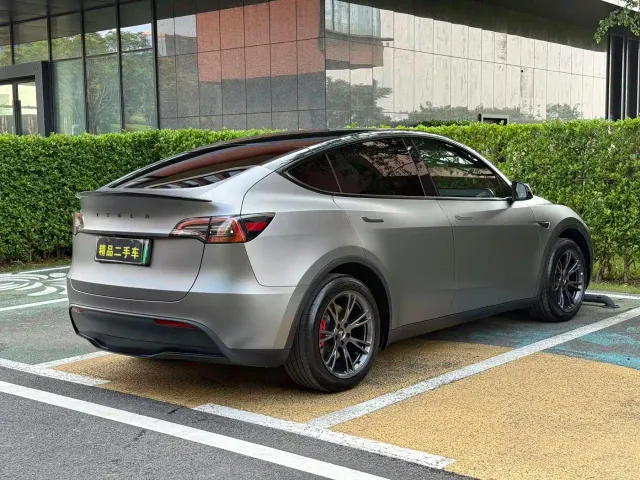 Tesla Model Y — Фото автомобиля 15